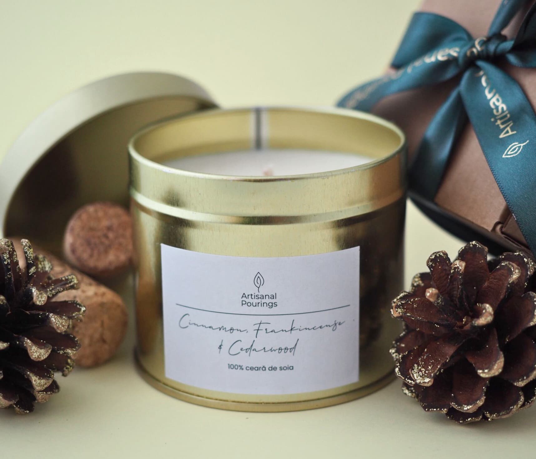 Lumânare din ceară de soia - Cinnamon, Frankincense & Cedarwood